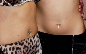 belly button piercing 